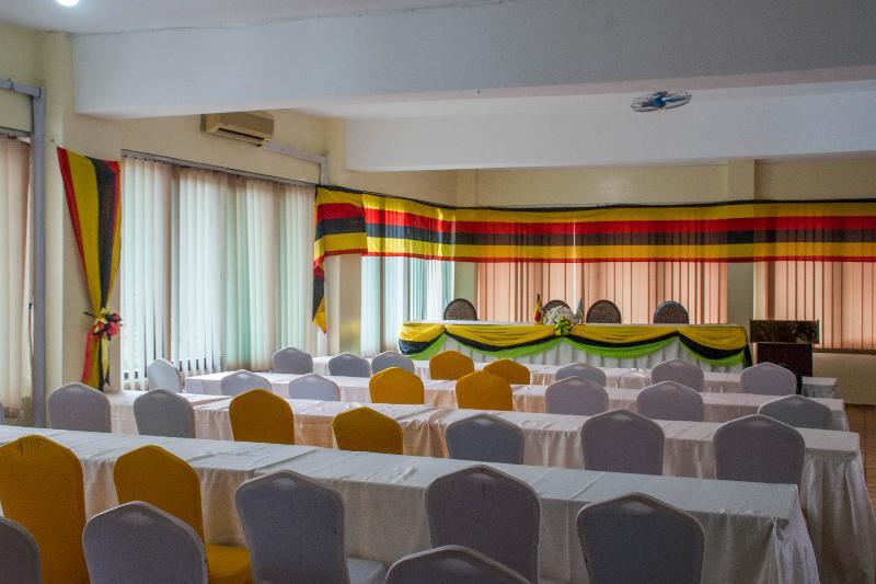 Lake View Resort Hotel Mbarara Esterno foto