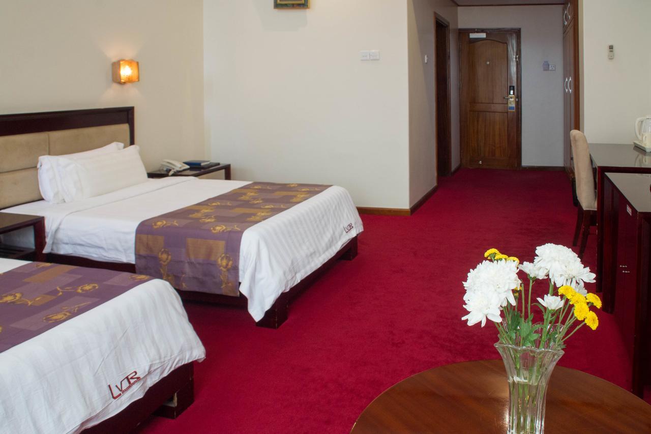 Lake View Resort Hotel Mbarara Esterno foto