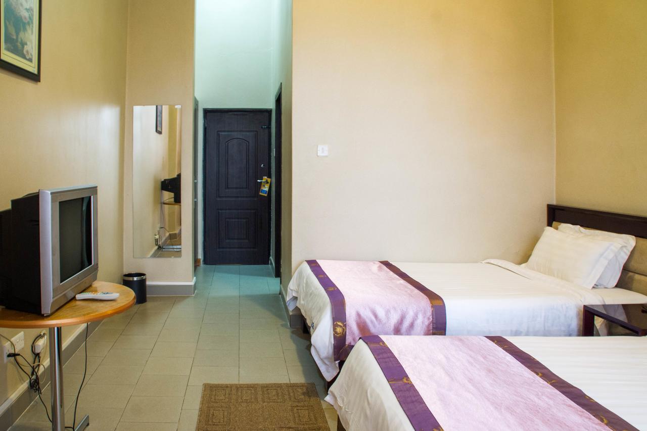Lake View Resort Hotel Mbarara Esterno foto