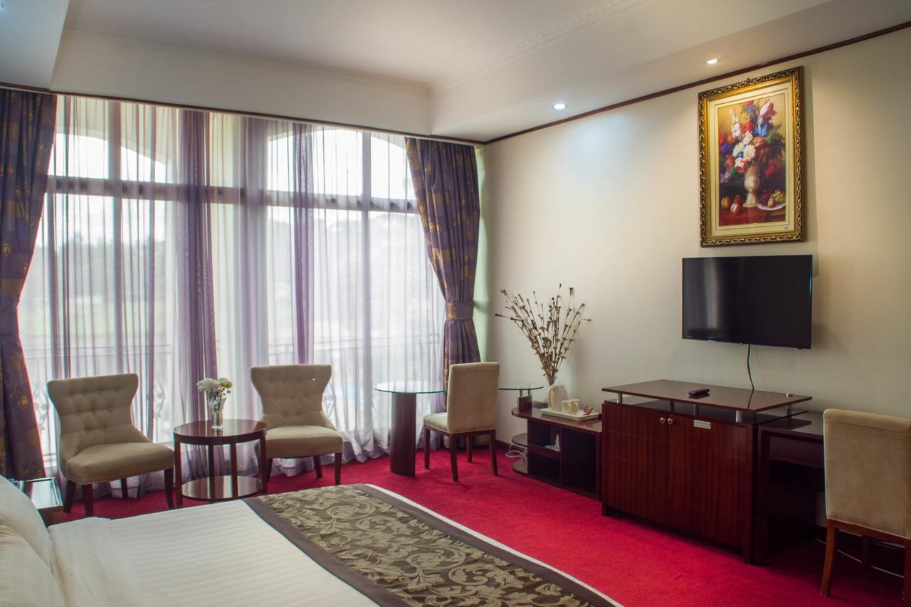 Lake View Resort Hotel Mbarara Esterno foto