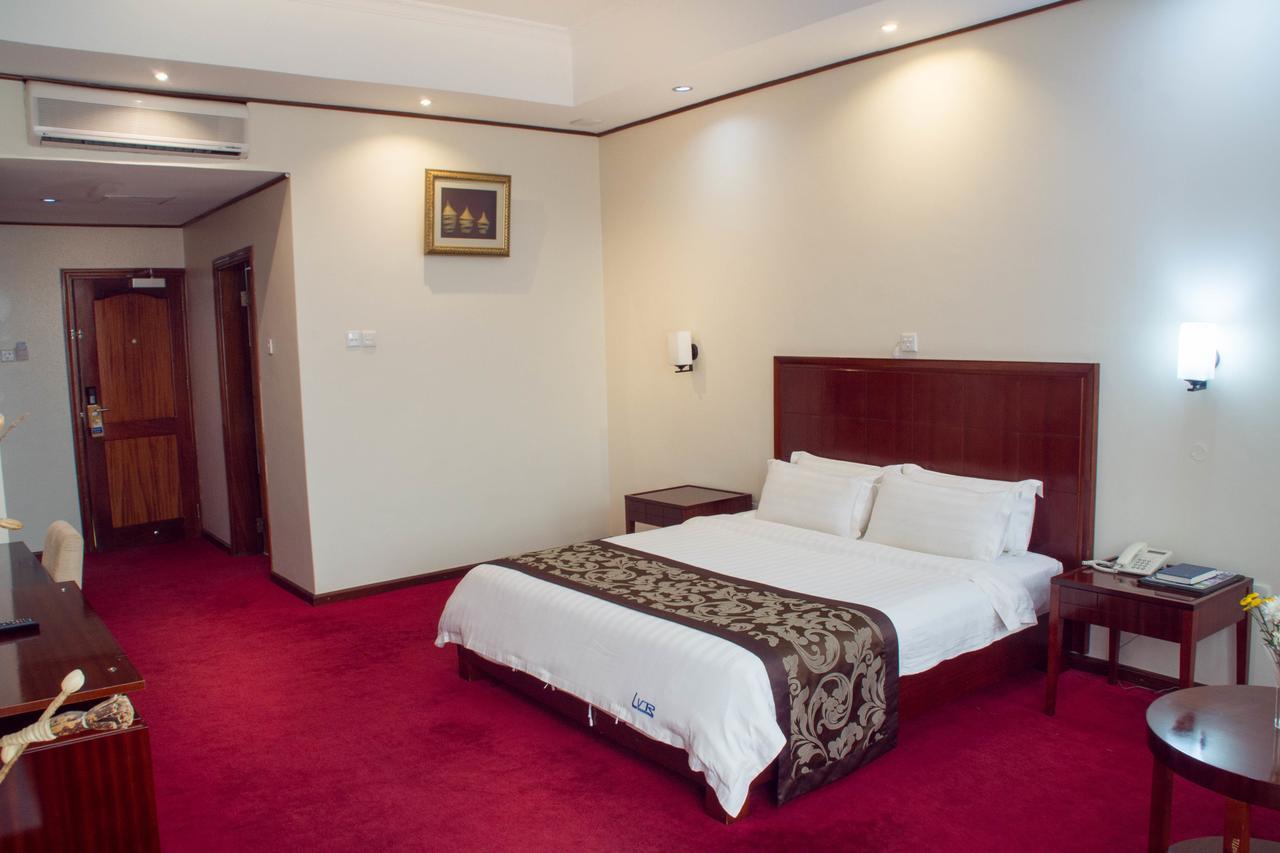 Lake View Resort Hotel Mbarara Esterno foto